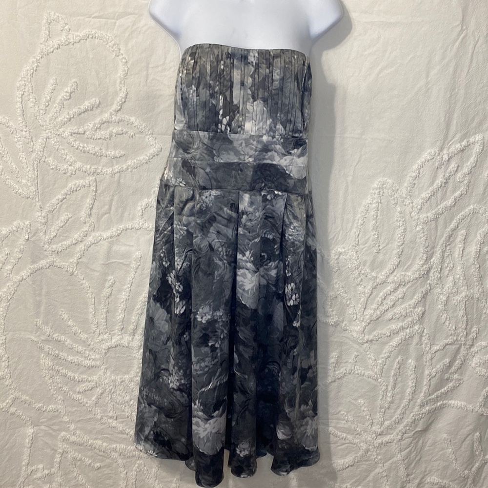 Newport News size 18 Strapless dress